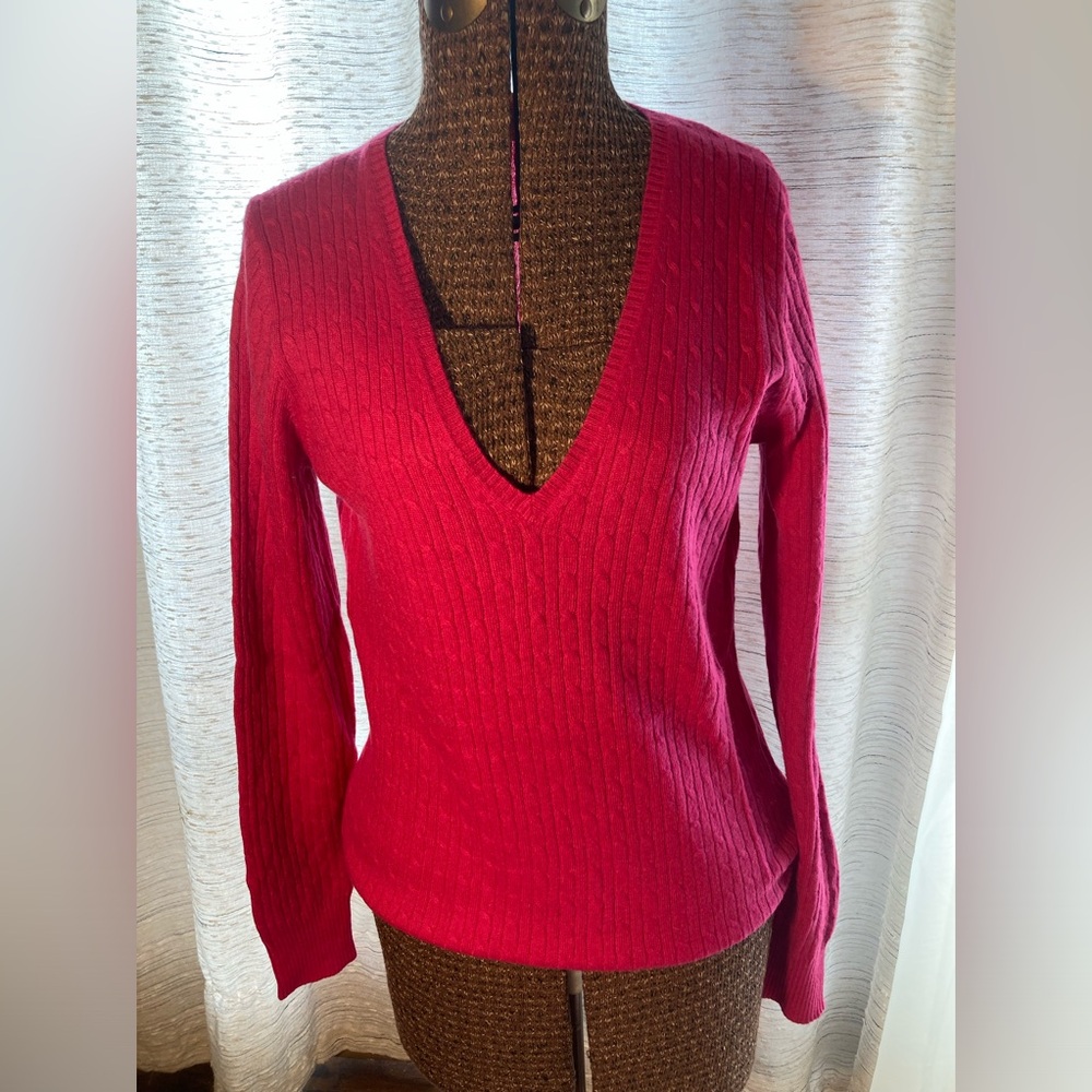 Women’s J Crew V-Neck cable knit size S